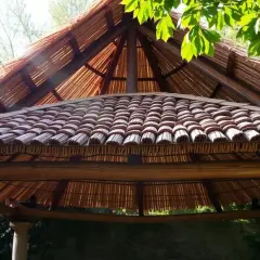 Co na dach altany ogrodowej? 5 najlepszych materiałów - wady i zalety
