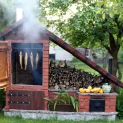 Jak wykonać wędzarnię ogrodową – krok po kroku do samodzielnej budowy