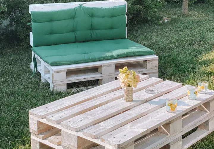 Jak samemu zrobić meble ogrodowe z palet – kreatywne podejście do DIY